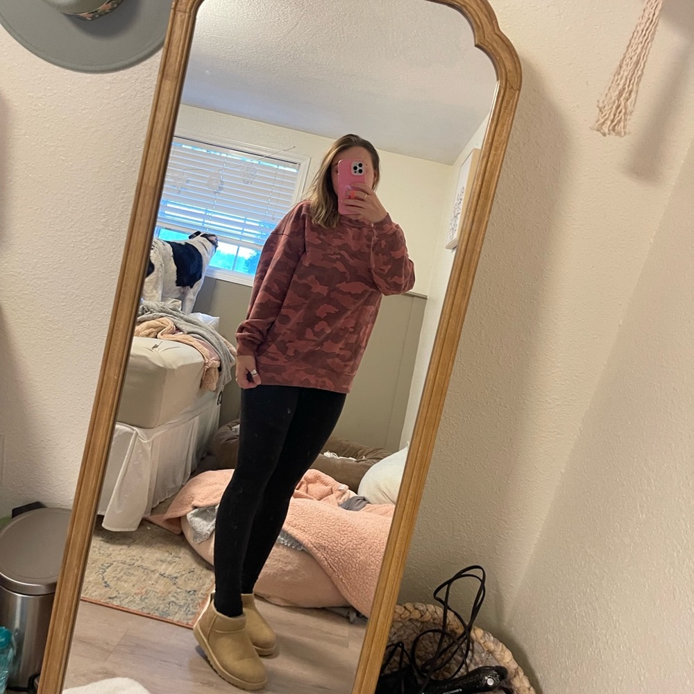 Lululemon sweatshirt